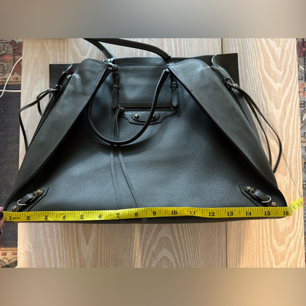 NWT- Authentic Balenciaga Tote Bag- Papier A4- Never used! Nordstrom purchase - Picture 11 of 12